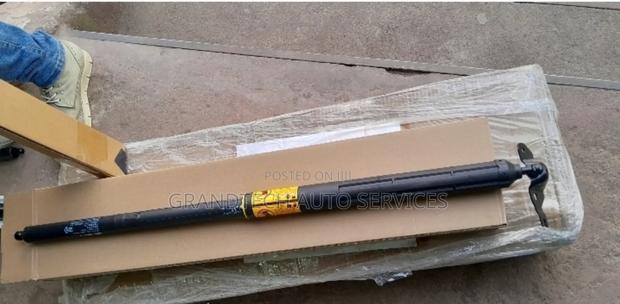 Prado J150 Boot Shocks - main view