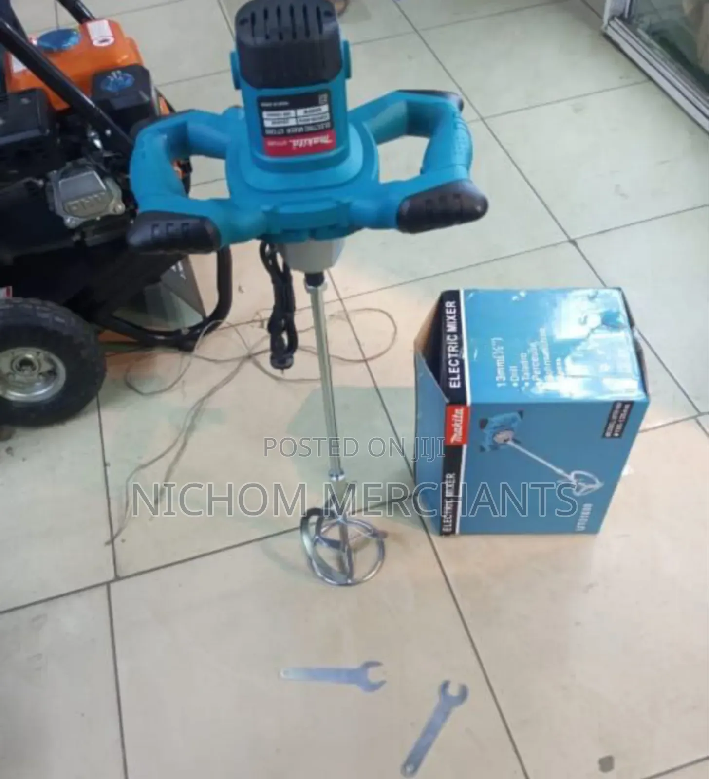 Makita Electric Paint Mixer /2600watts Paint Mixer