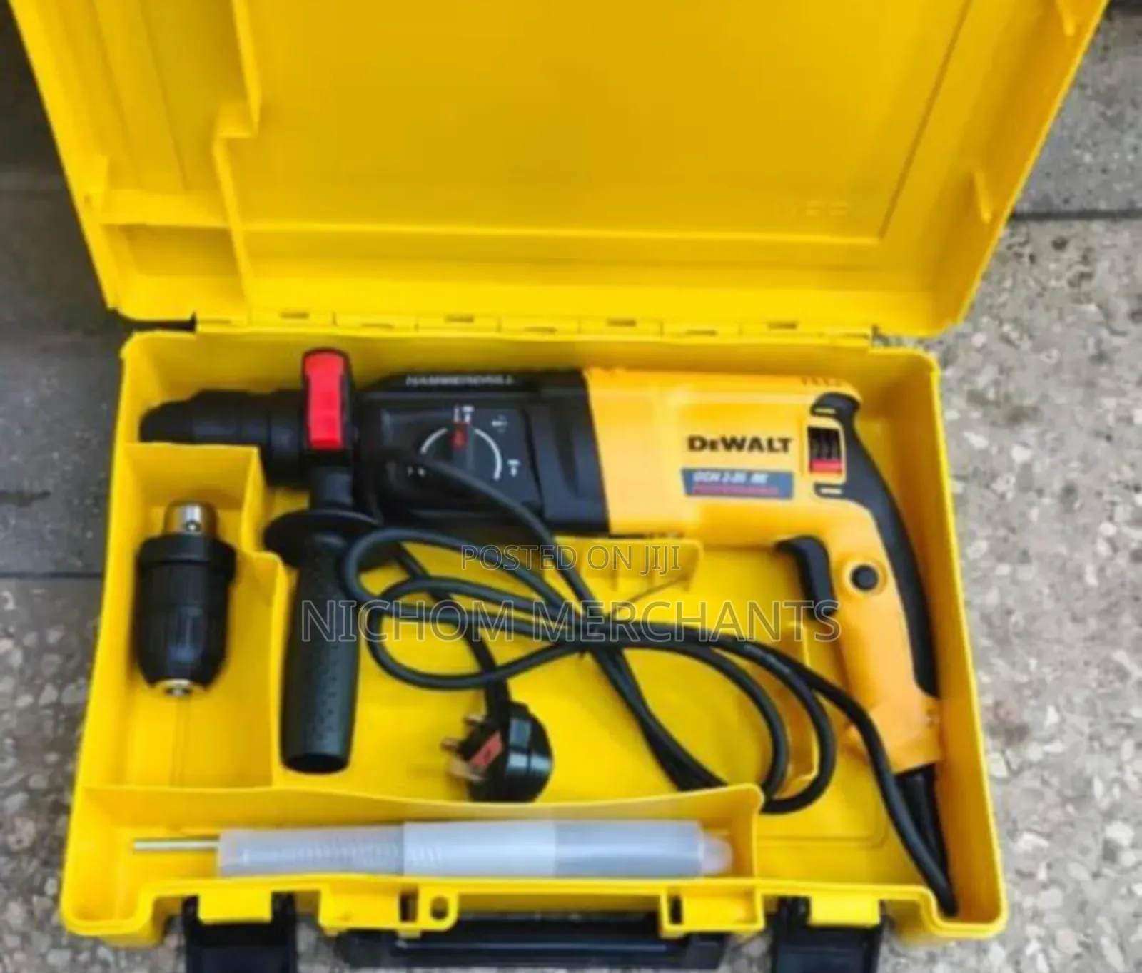 800watts Dewalt Rotary Hammer Drill With Bits