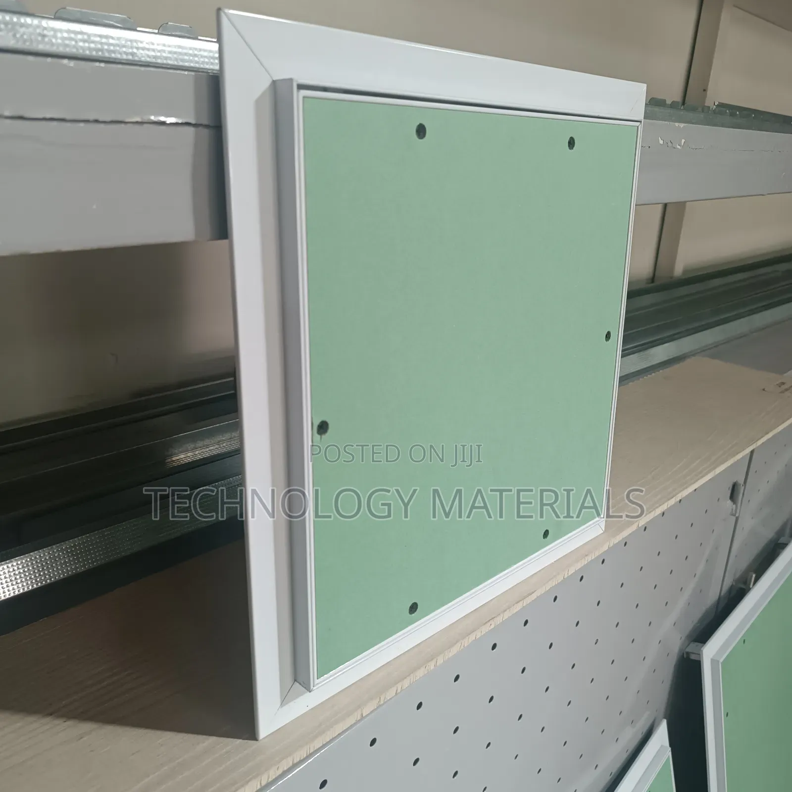 Trap Door With Hinges (30*30)