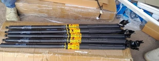 Land Cruiser Prado J150 Boot Shocks