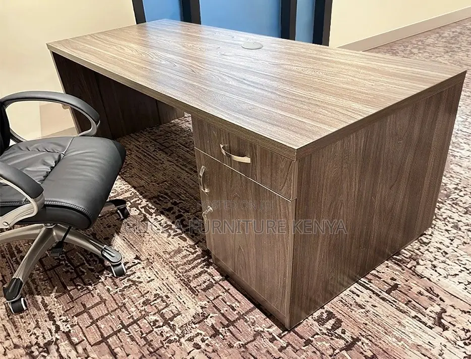 Office Tables: 1400mm Multimedia Editing Office Table