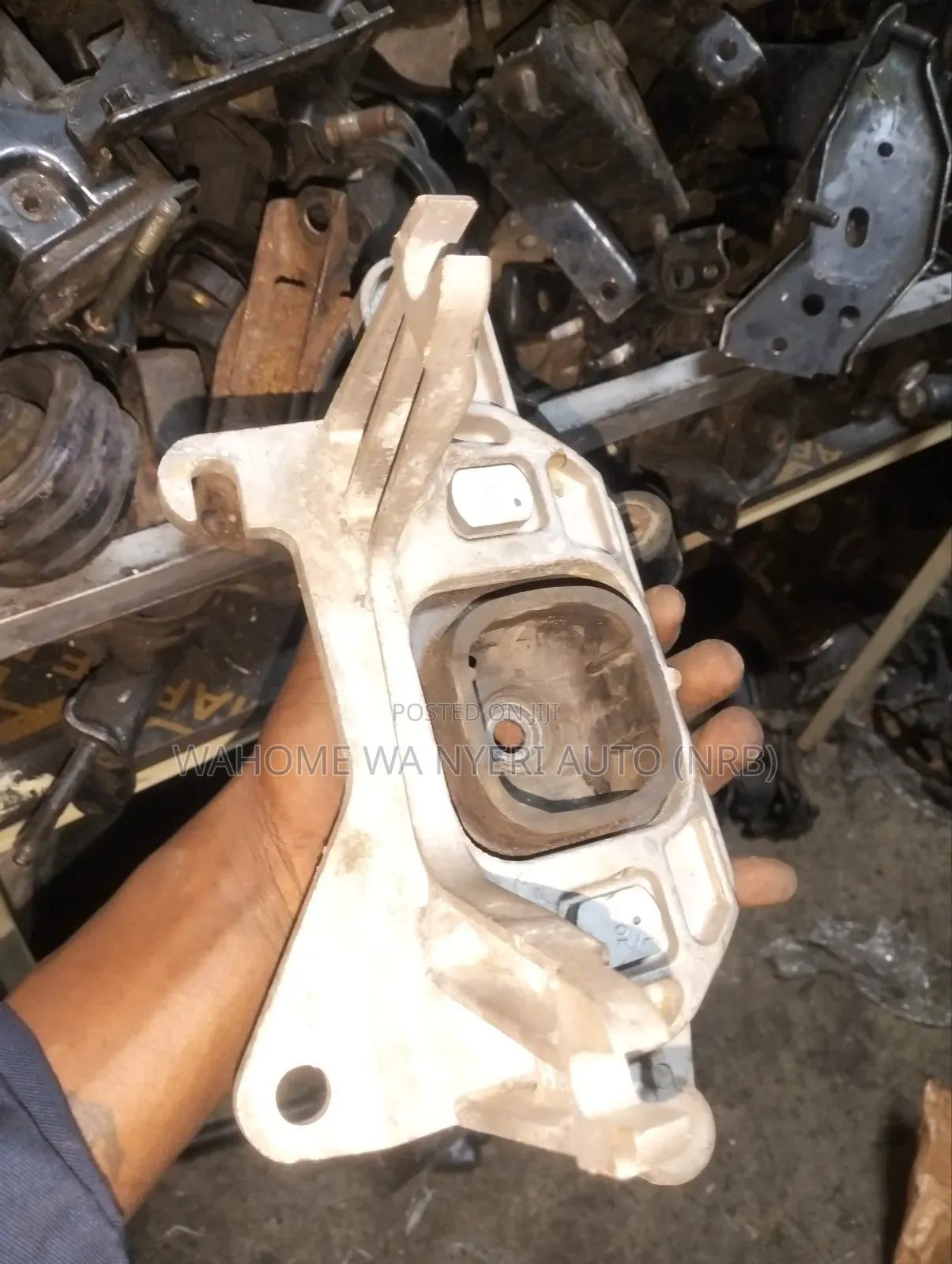 Nissan Extrail Nt32 Gear Mounting