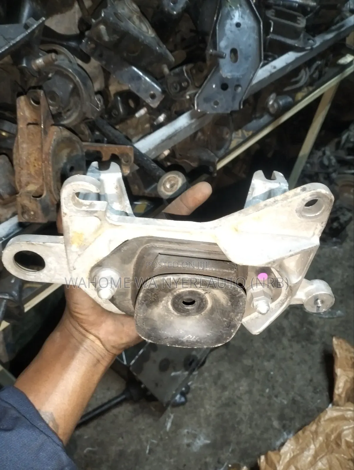 Nissan Extrail Nt32 Gear Mounting