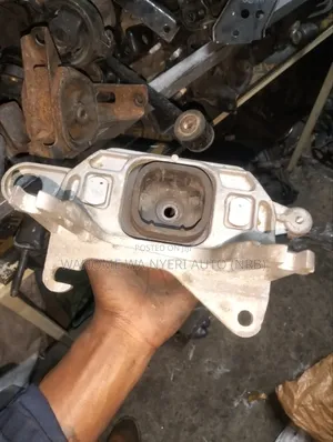 Nissan Extrail Nt32 Gear Mounting