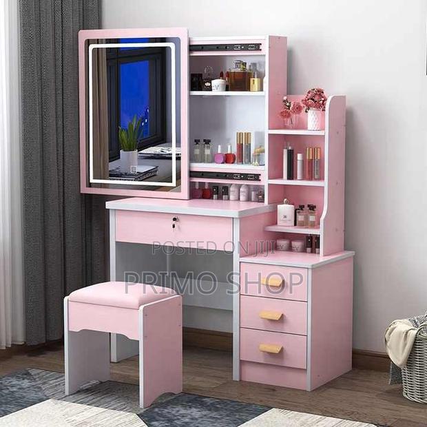 Dressing Table; Sophisticated Spacious Dressing Table - thumbnail 2