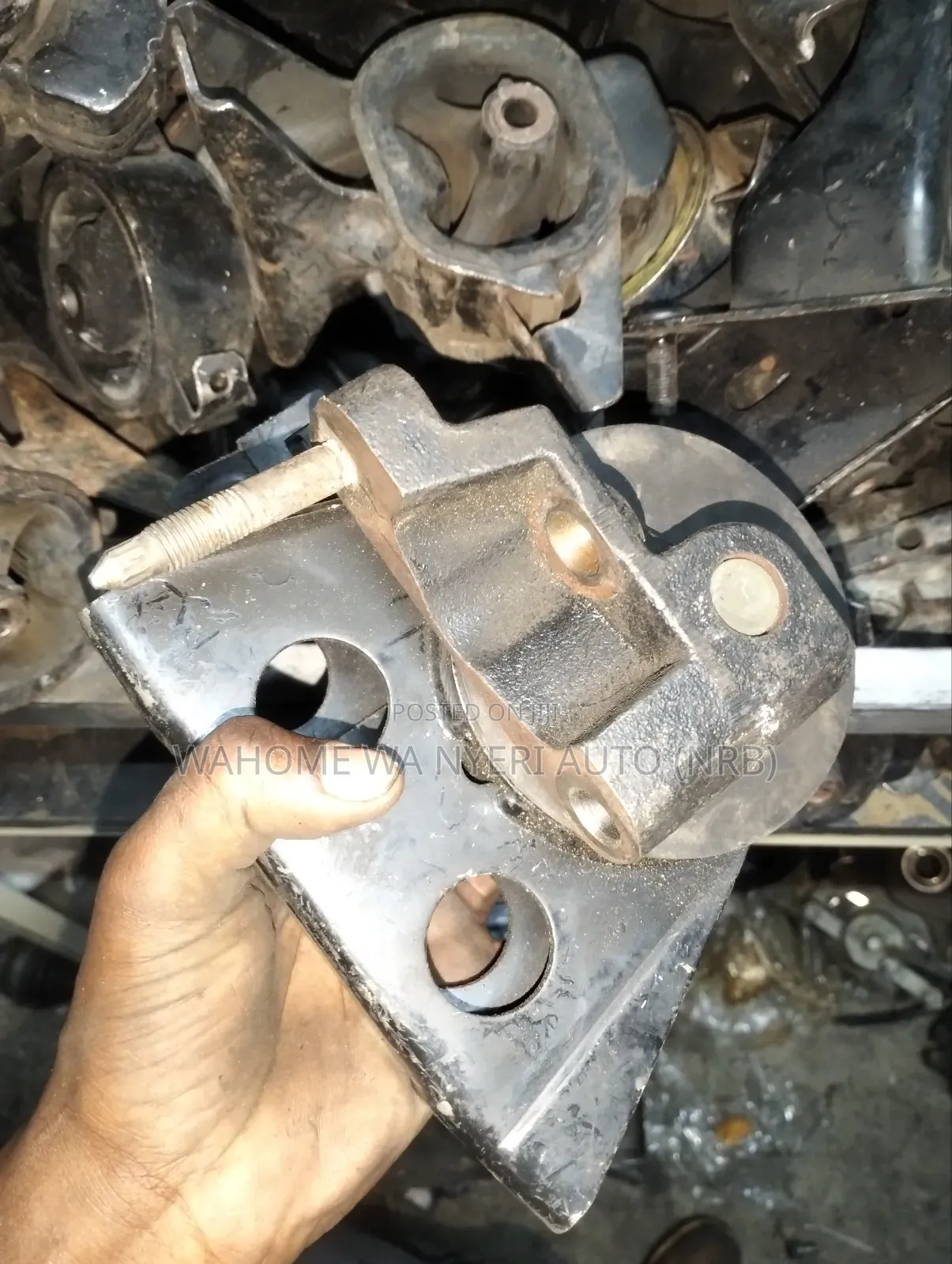 Nissan Extrail Nt30 Engine Mounting