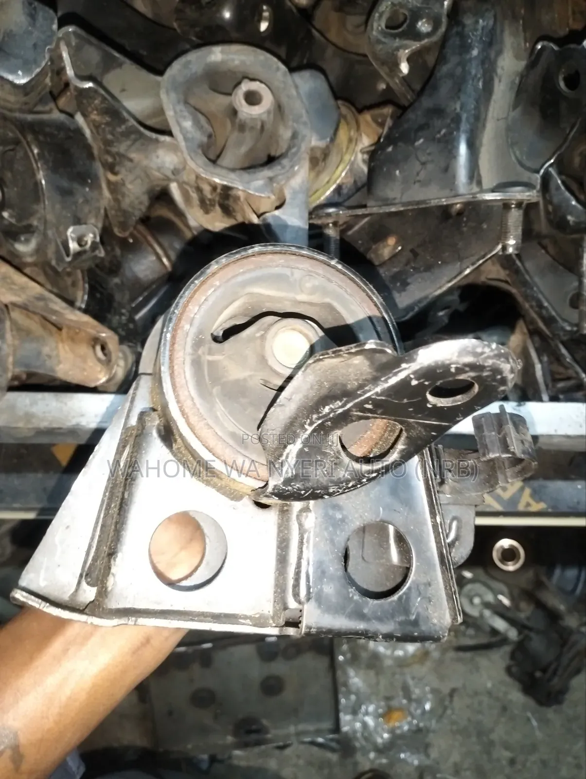 Nissan Extrail Nt30 Engine Mounting