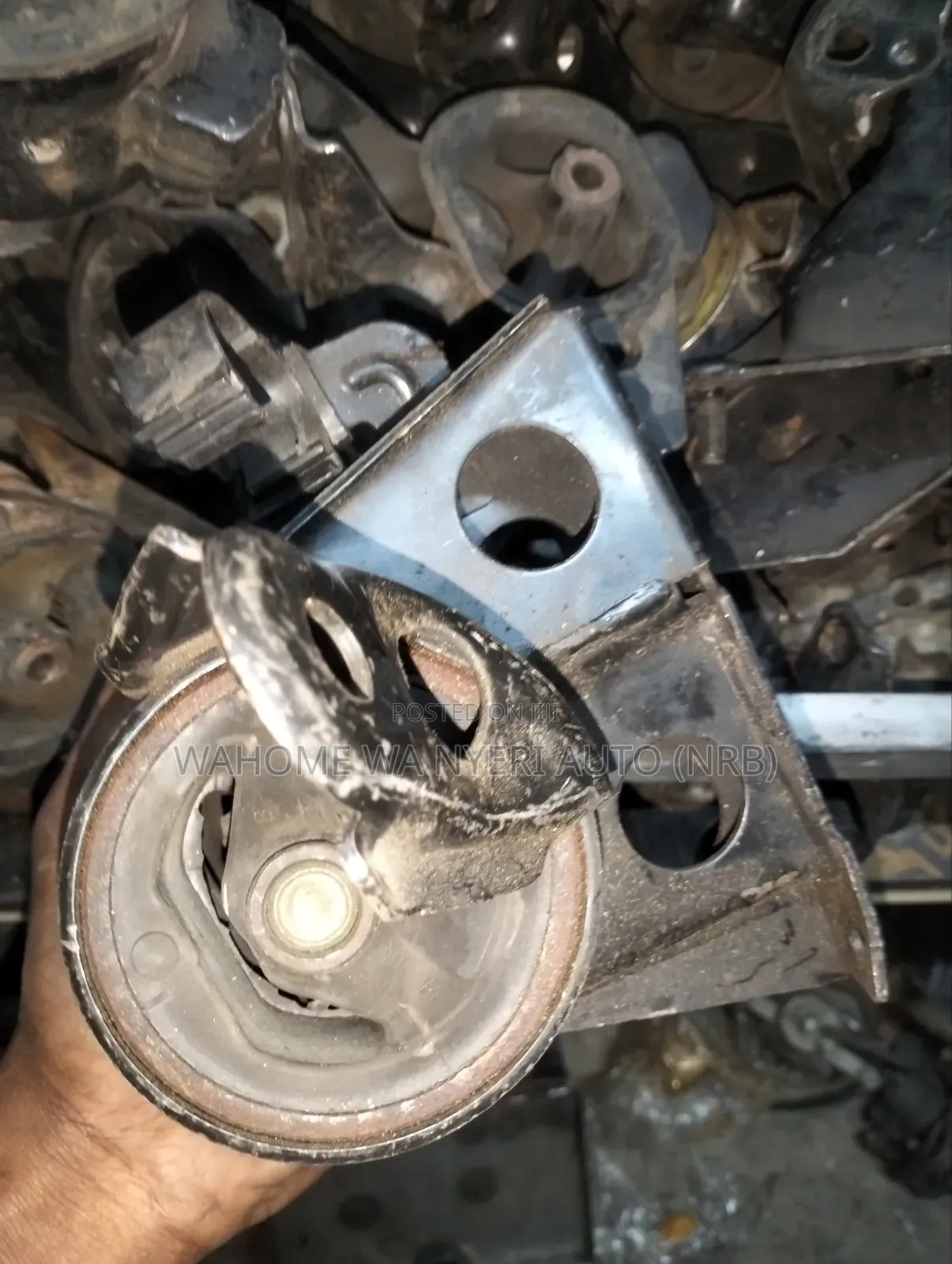 Nissan Extrail Nt30 Engine Mounting