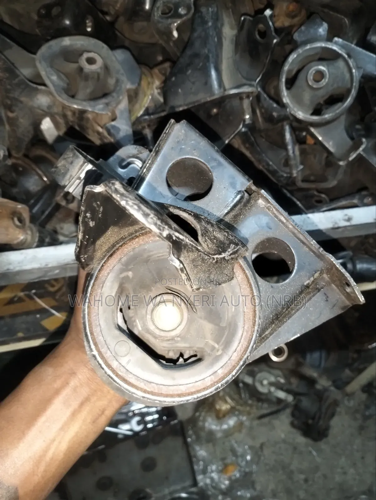 Nissan Extrail Nt30 Engine Mounting
