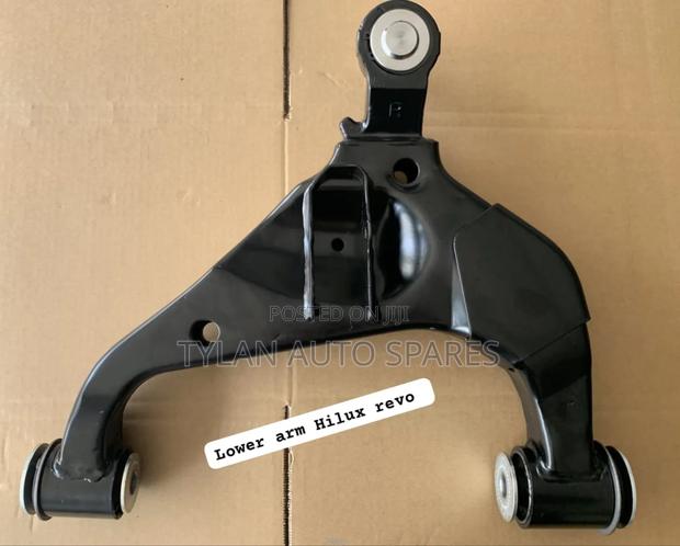 Front Arm Hilux Revo
