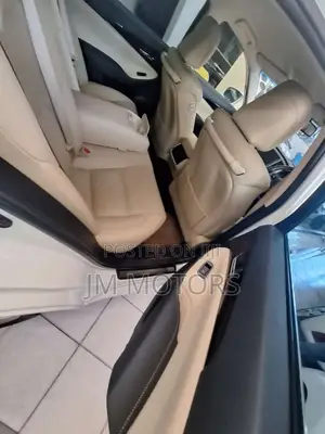 Toyota Crown 2018 Pearl