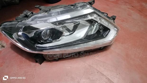 Nissan X-Trail 2014 Headlight