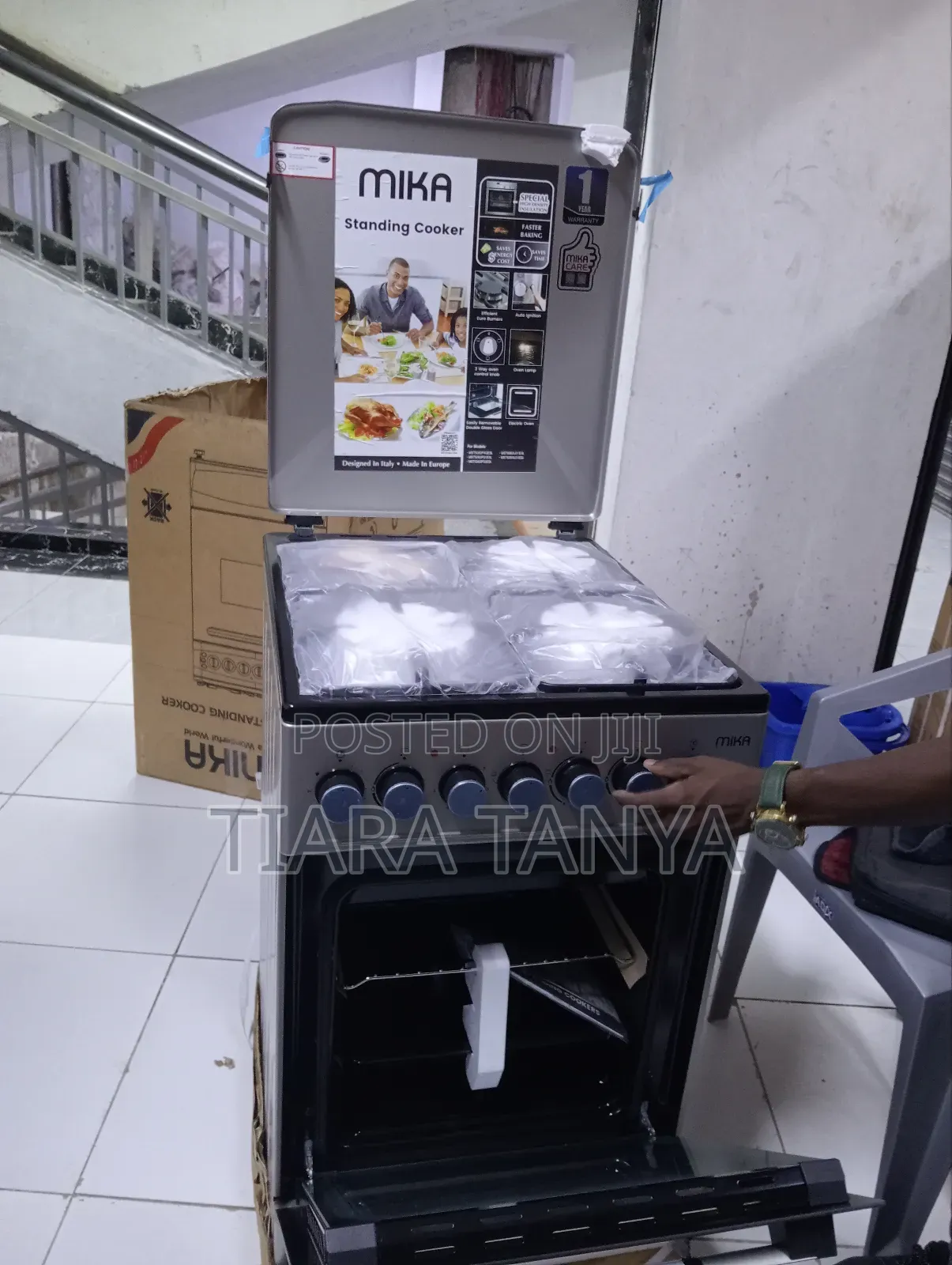 Mika 50 by 60 3 Gas and 1 Electric Cooker