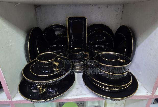 Black / Gold Rim Elegant European Porcelain Dinner Set