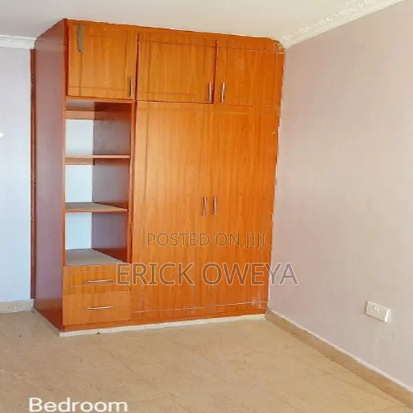 2bdrm Block of Flats in Elgon, Carwash for sale