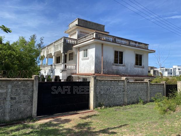 5bdrm Maisonette in Shanzu for sale
