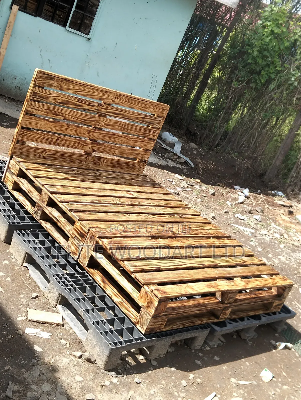 Handcrafted 4x6 Pallet Bed