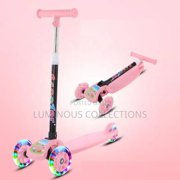 Kid's Kick Scooter With Led Lights Adjustable Height - thumbnail 4