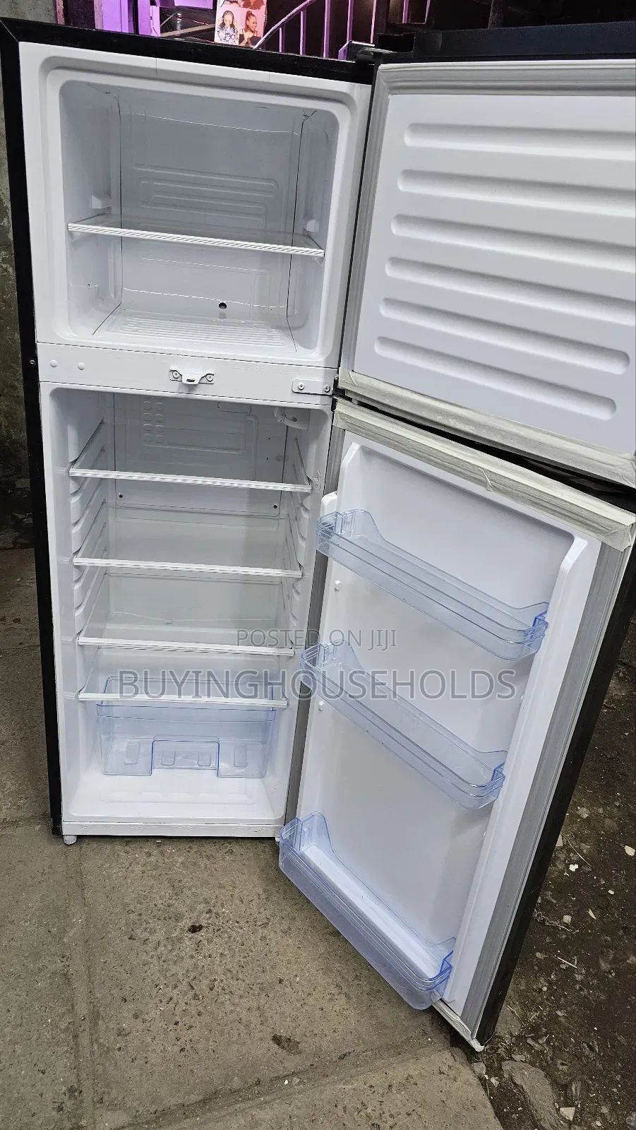 Mika 220l Fridge