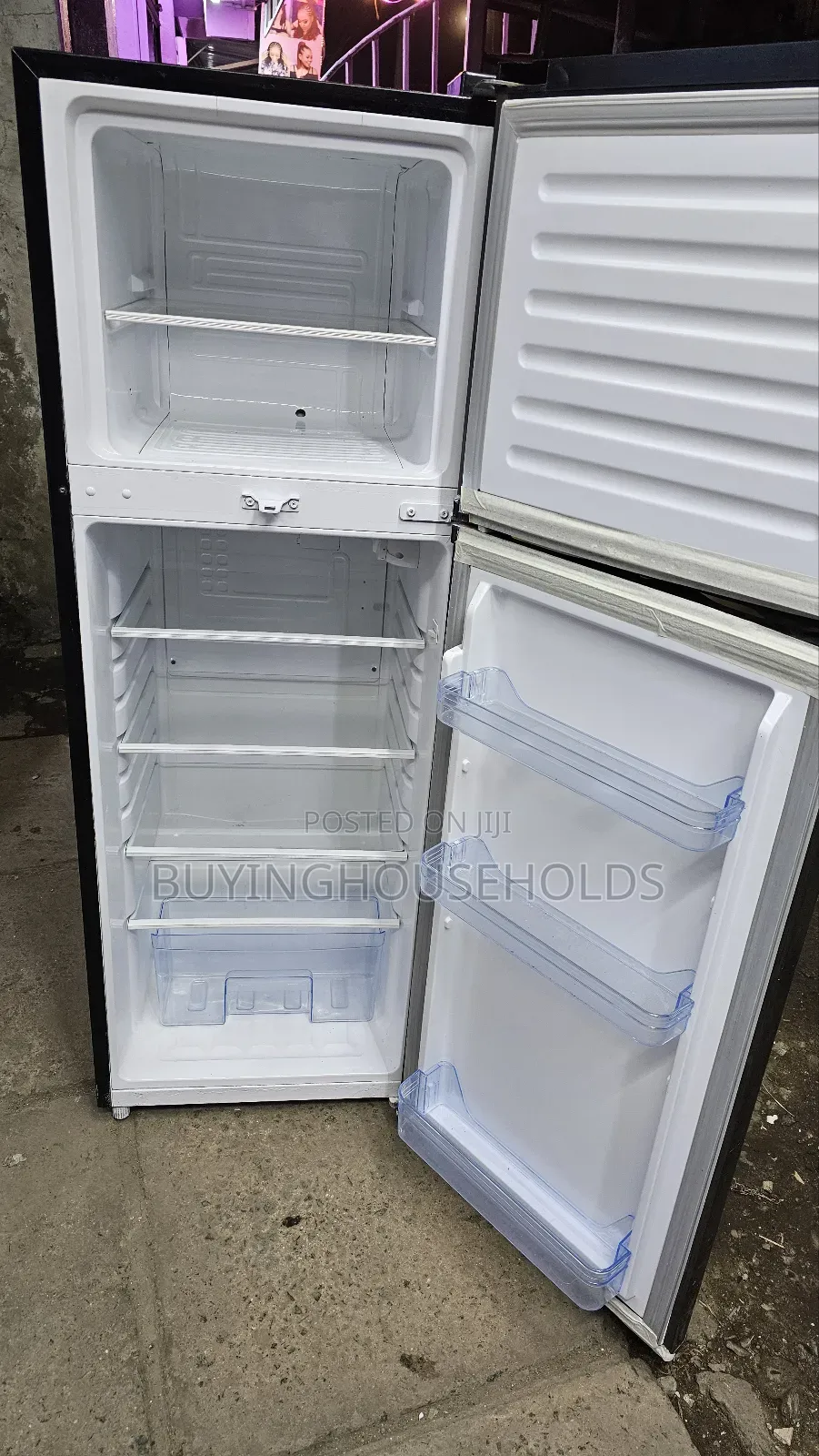 Mika 220l Fridge