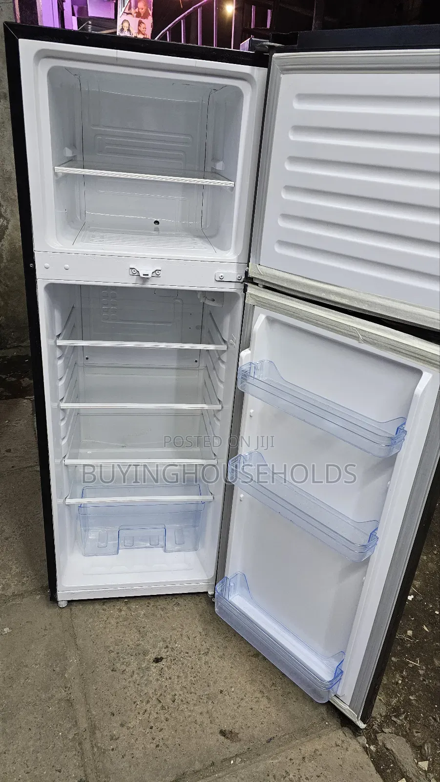 Mika 220l Fridge