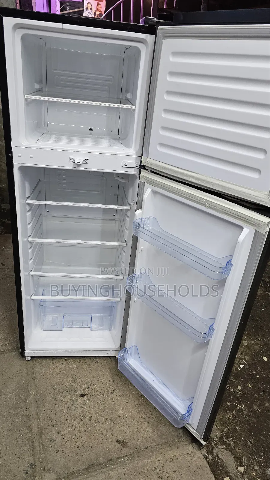 Mika 220l Fridge