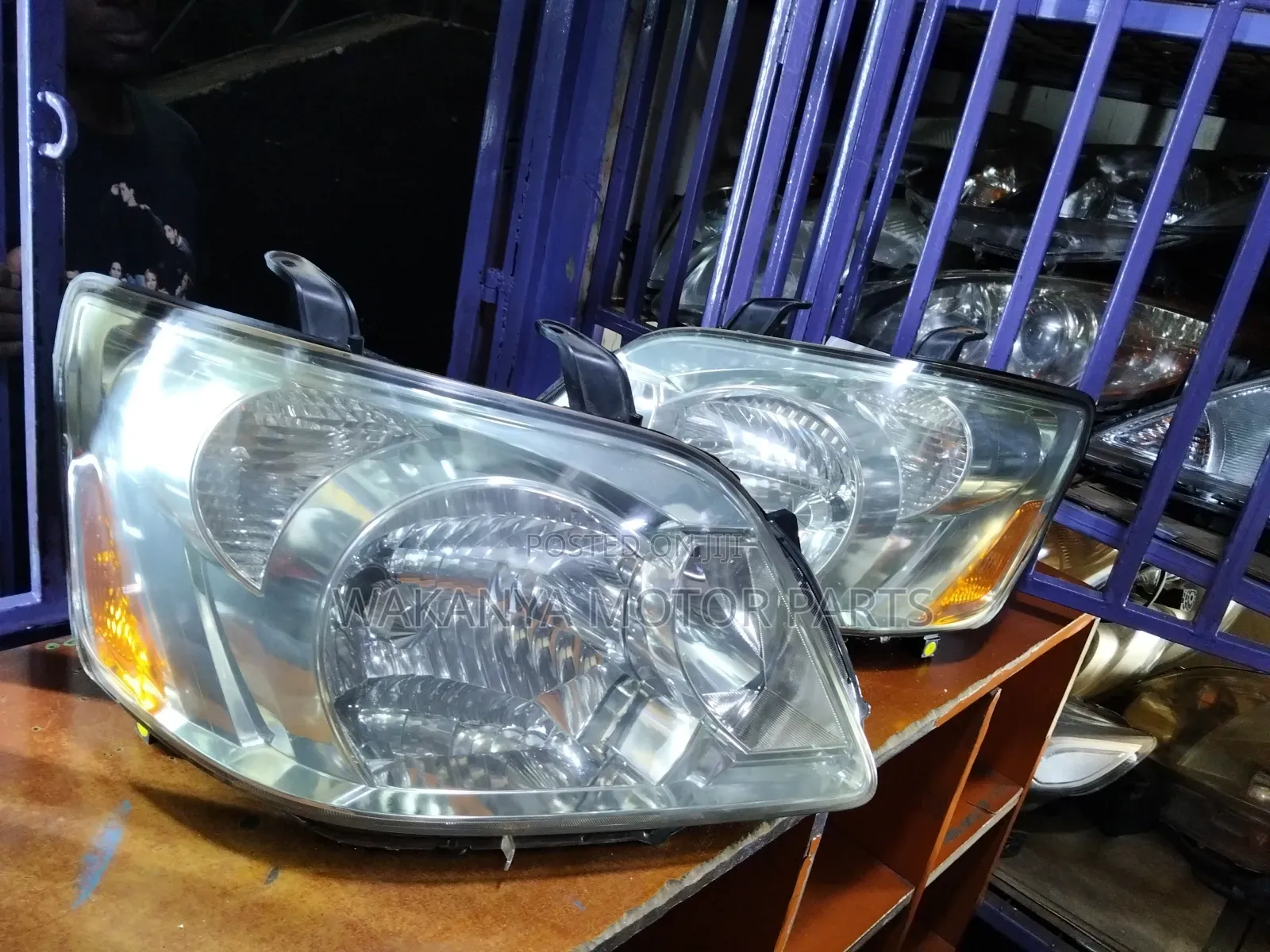 Toyota Noah 2004/2005/2006/2007 Xenon Headlamp, Ex Japan
