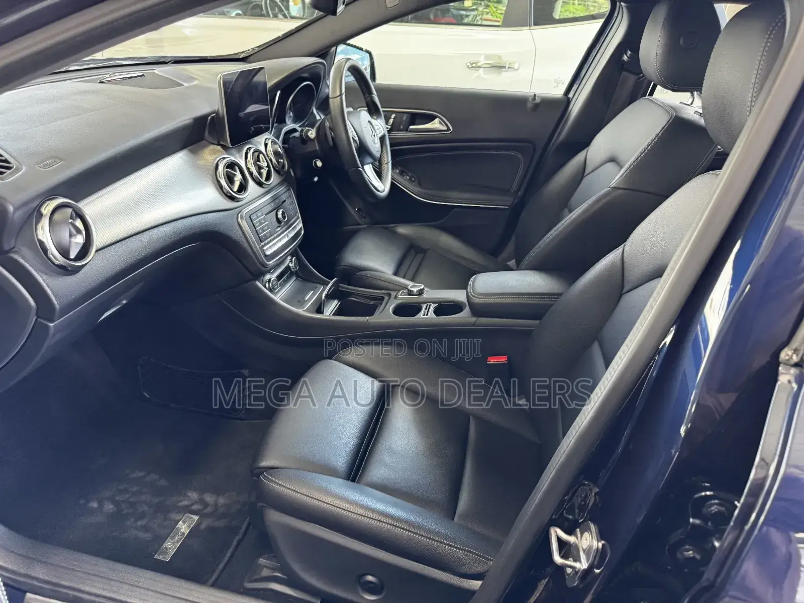 Mercedes-Benz GLA 250 2018 Blue