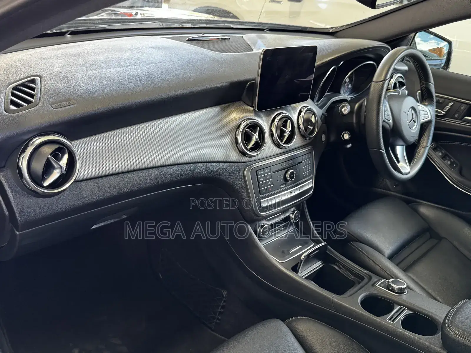Mercedes-Benz GLA 250 2018 Blue