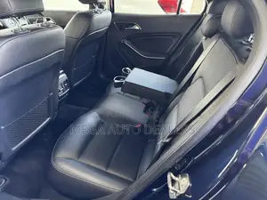 Mercedes-Benz GLA 250 2018 Blue