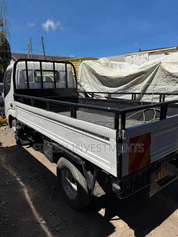 Toyota Dyna Pickup - thumbnail 3