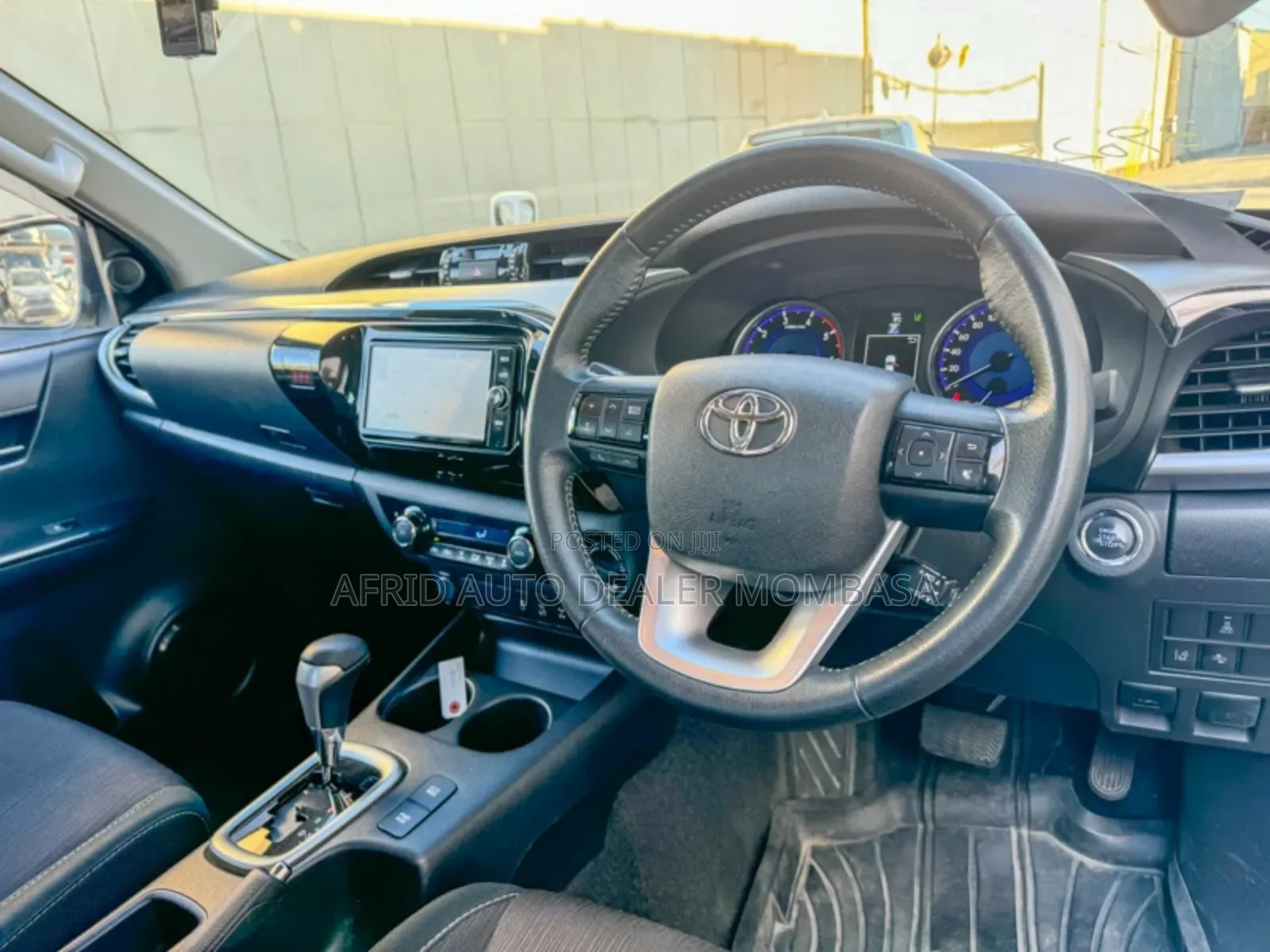 Toyota Hilux Revo Double Cab Deisel 2.4 AWD 2018 White