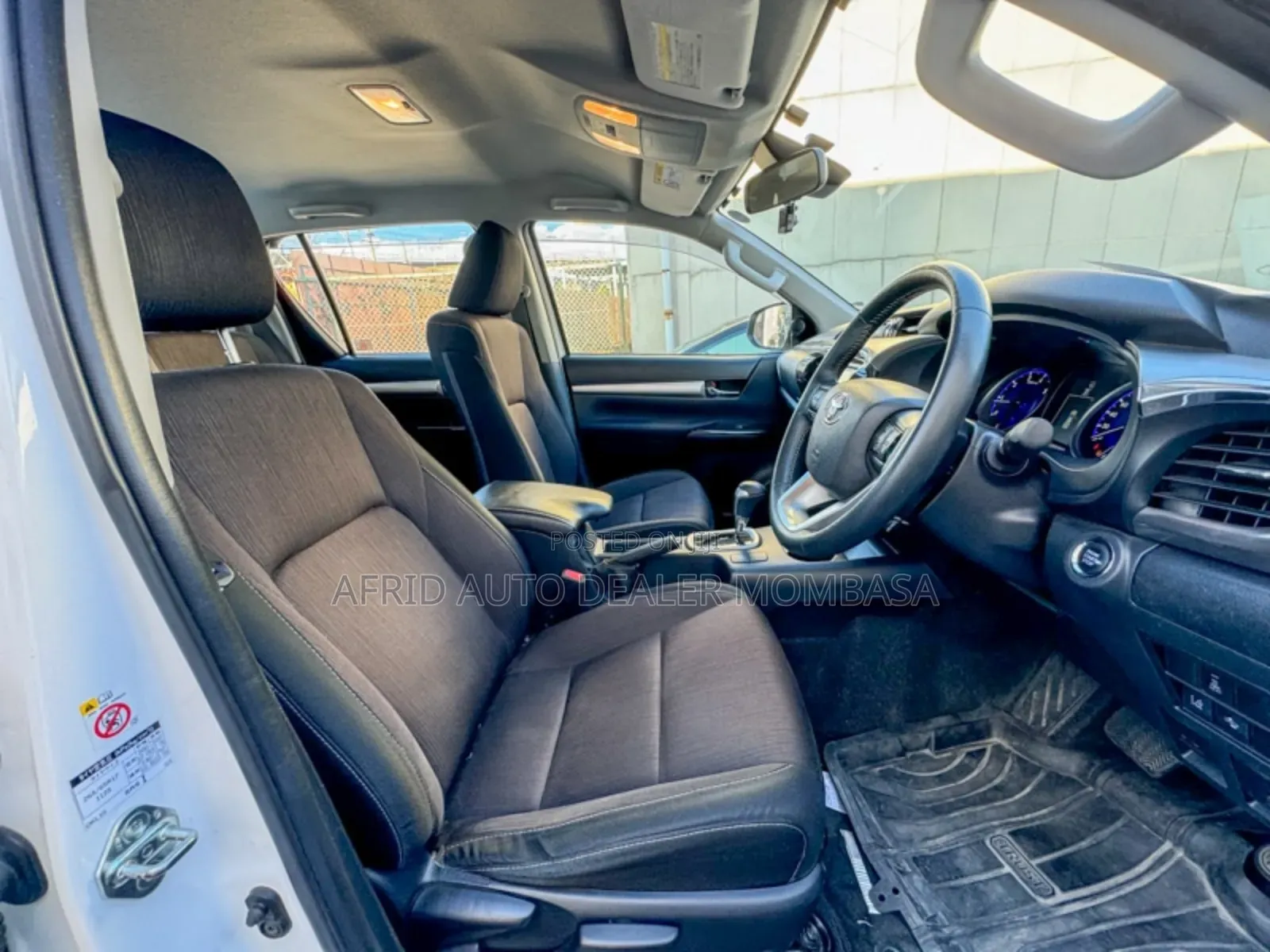 Toyota Hilux Revo Double Cab Deisel 2.4 AWD 2018 White