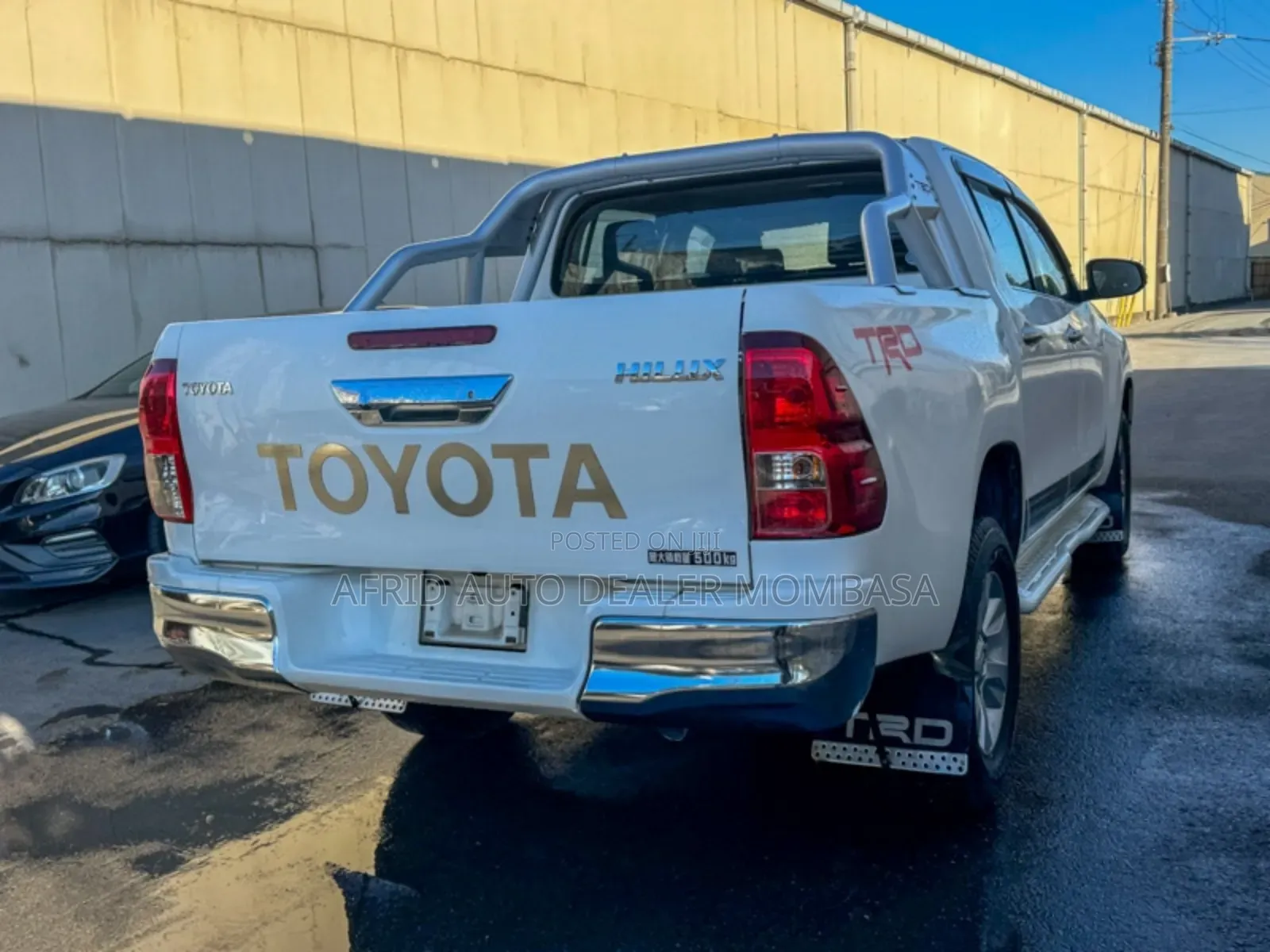 Toyota Hilux Revo Double Cab Deisel 2.4 AWD 2018 White