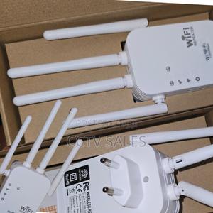 Wall Pass Wi-Fi Repeater 1200mbps Wide Area Wifi Extender - main view