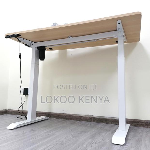 Office Desk: 1400mm Electronic Height Adjustable Office Desk - thumbnail 6