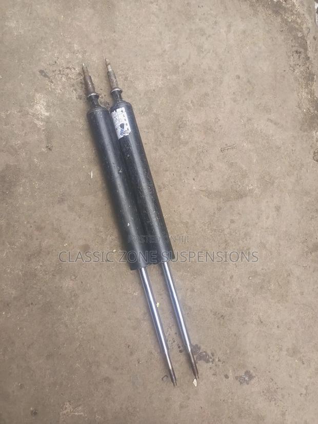 BMW 318i Back Shocks. - thumbnail 2