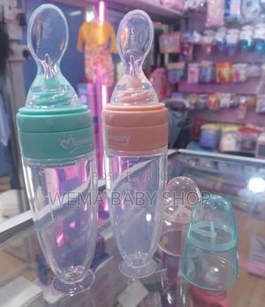 Momeasy Silicone Spoon/Squeeze Feeder - thumbnail 2