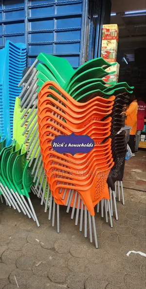 MTL Plastic Chairs, Both Plastic Chair With Arms and Armless