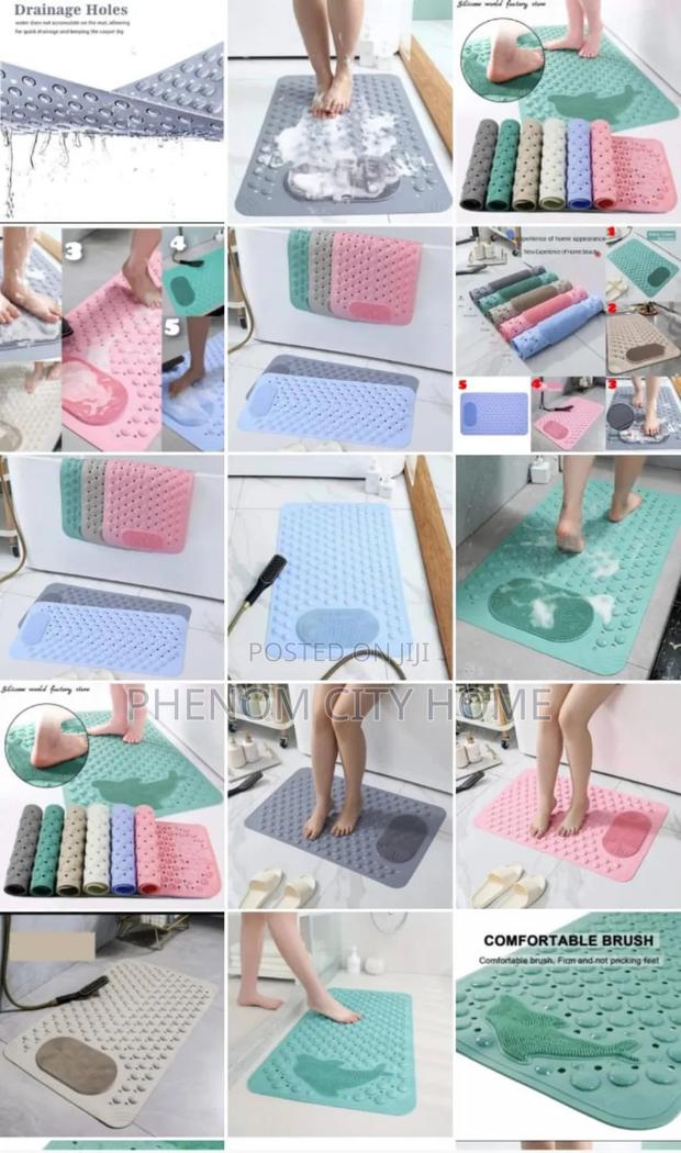 Modern Quality Bathmats With Scrubber