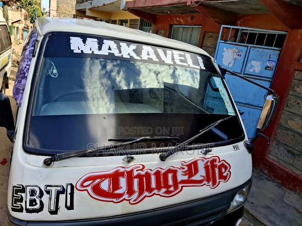 Toyota HiAce 2003 White - thumbnail 9