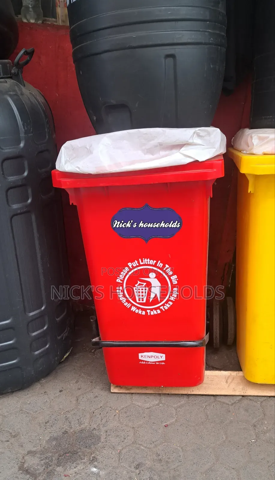 General Waste Bin, Plastic Waste Bin With Pedal and Wheels