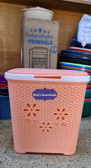 House Laundry Basket With Foldable Lid