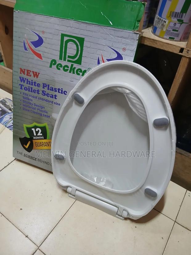 New White Slow Closing Toilet Seat Cover