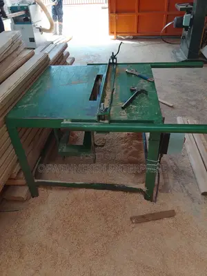 Table Saw Machine