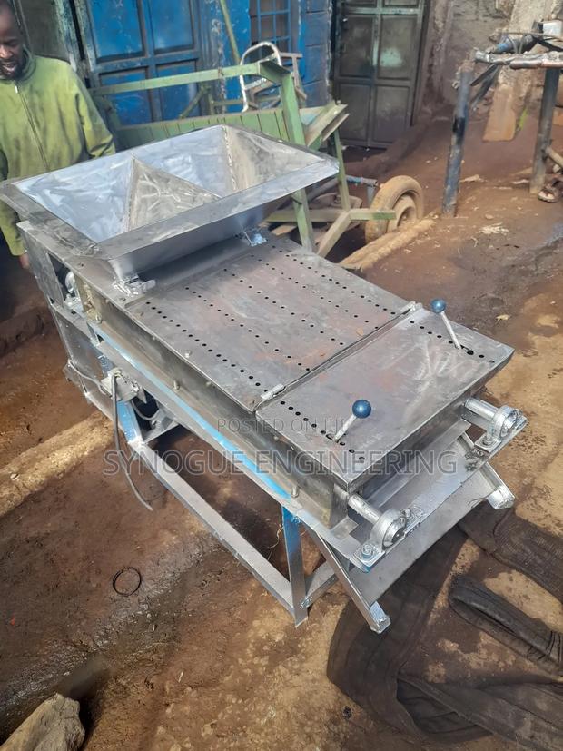 Emery Roller Peanut Peeling Machine - main view