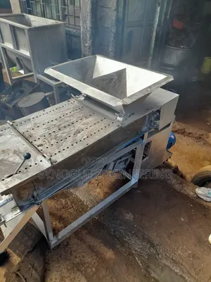 Emery Roller Peanut Peeling Machine