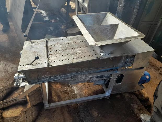 Emery Roller Peanut Peeling Machine - thumbnail 4