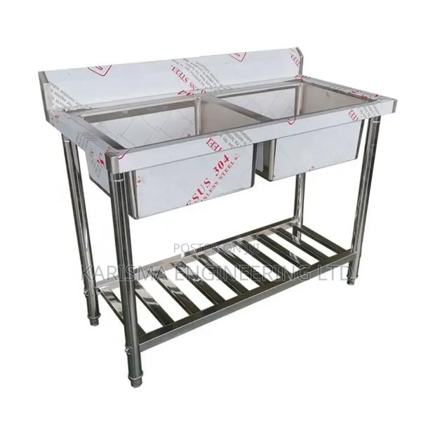 Double Sink With a Channel
